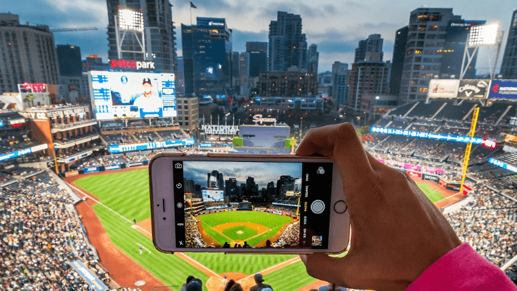 Fans können MLB-Spiele auf Firestick über IPTV-Dienste, Streaming-Apps, Add-Ons oder Sport-Streaming-Sites ansehen.