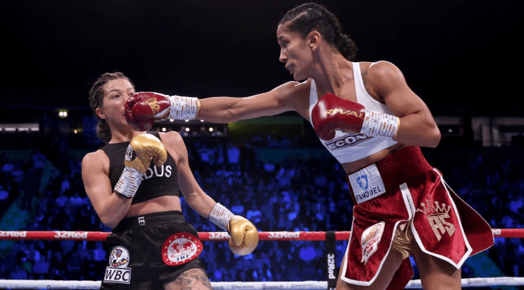 Amanda Serrano is one of the most popular boxers in the world who comes in with a record of 43-2 and 30 knockouts.